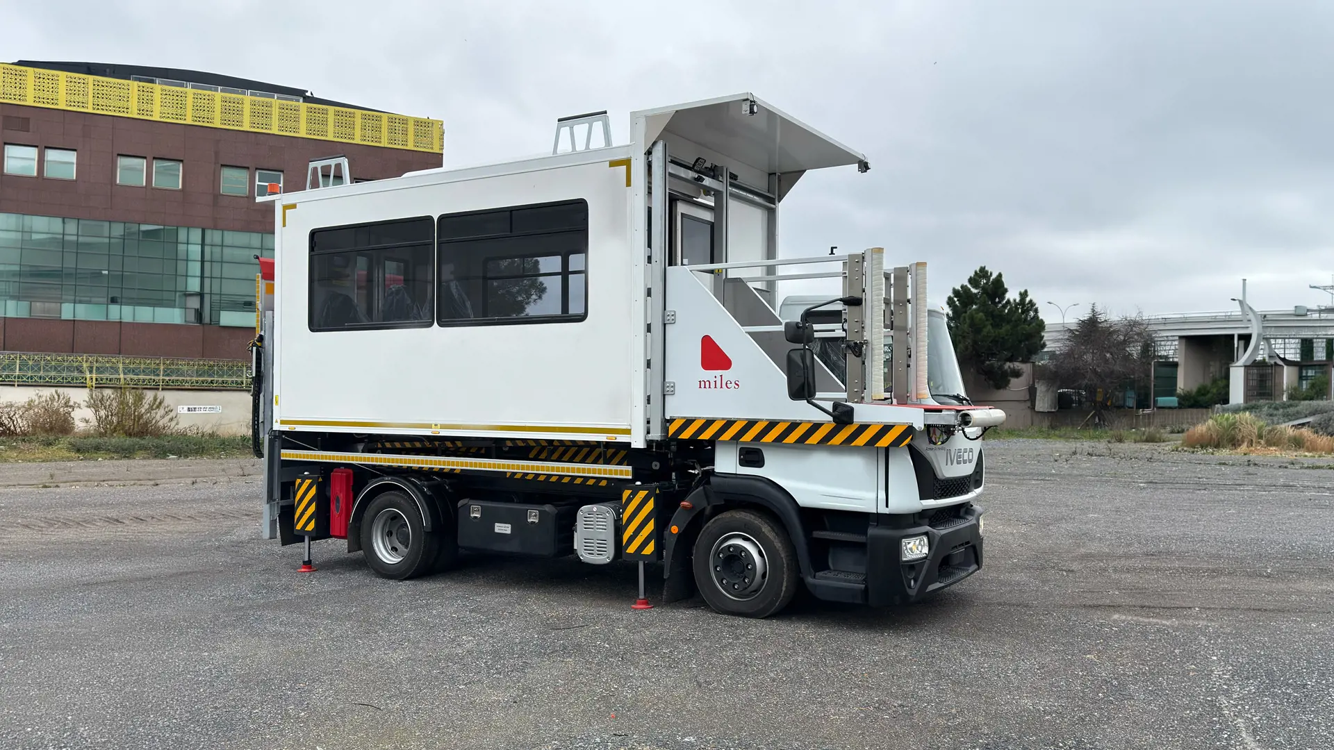 Aircraft PRM Medical Lift visual 7